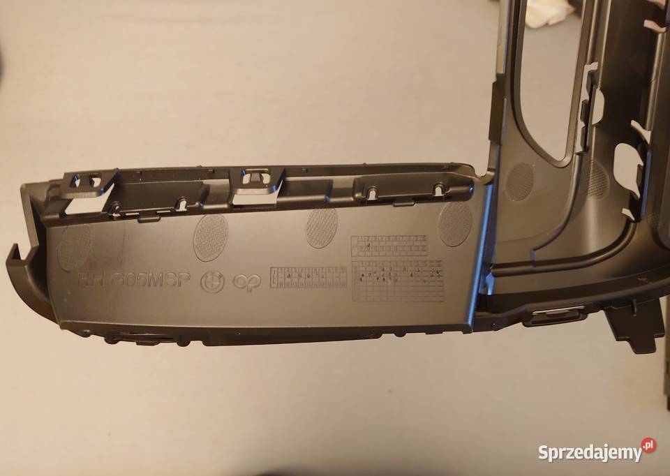 Kratka zaślepka maskownica zderzaka halogenu BMW Warszawa