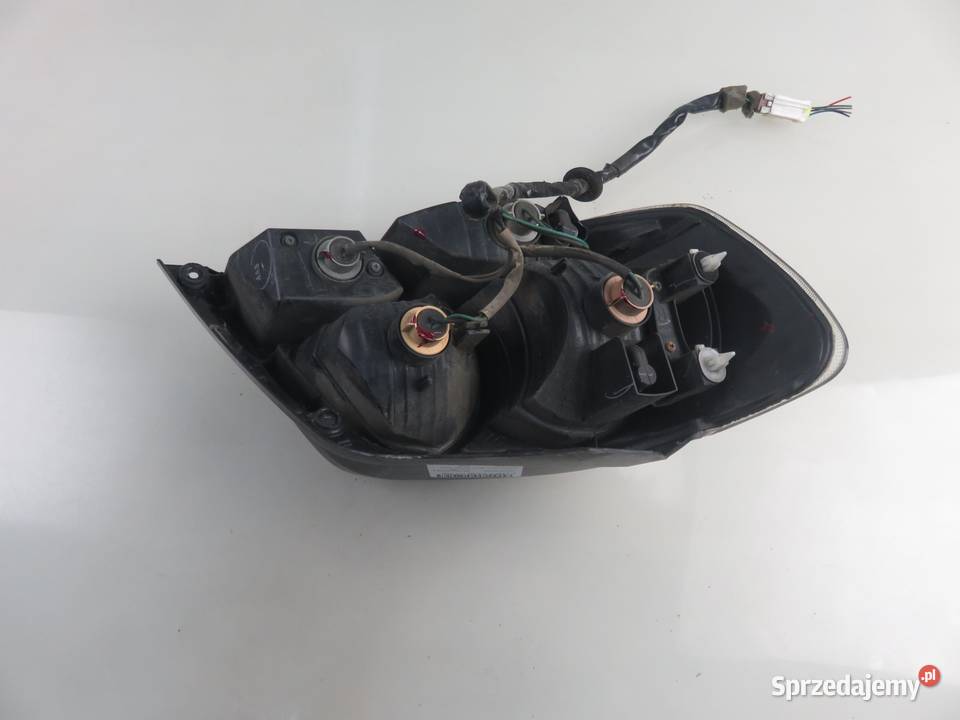 LAMPA PRAWA TYLNA MITSUBISHI OUTLANDER I CUW sprzedam