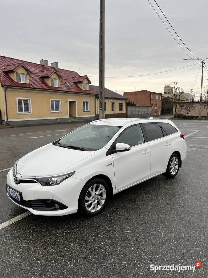 Toyota Auris Hybrid Polski Salon wielofunkcyjna kierownica Zagórów
