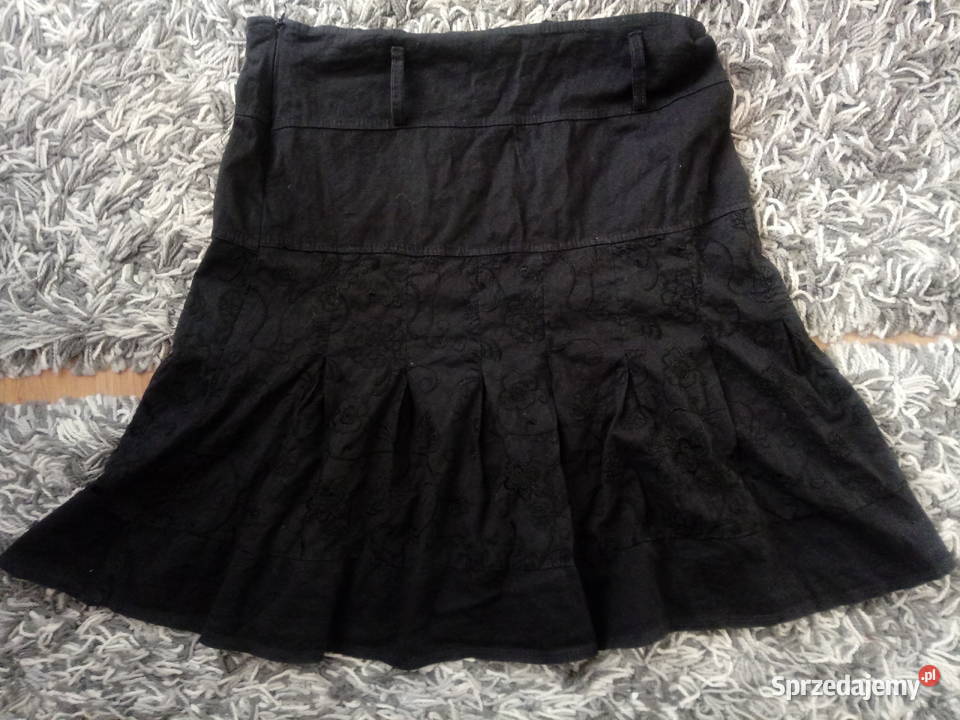 Czarna spódnica z haftem małopolskie Chrzanów