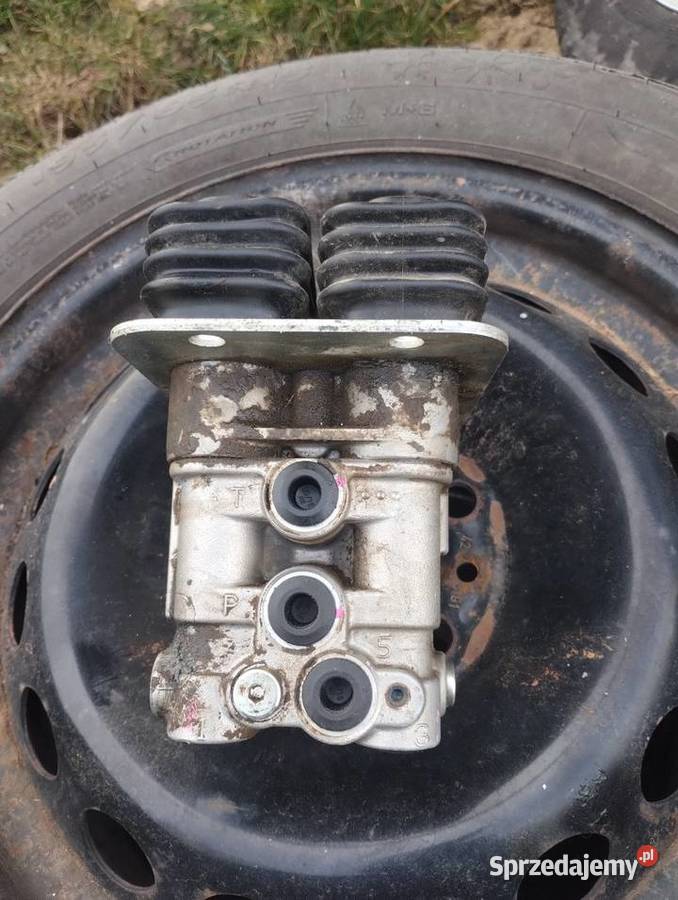 Zawór kierunku jazdy CAT 4162294 SGE Rok produkcji 2000 Racławówka