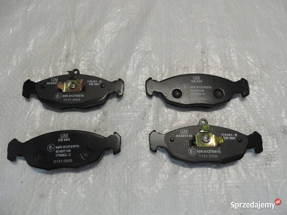 ZESTAW KLOCKÓW HAMULCOWYCH OPEL ASTRA F 90485140 osobowe