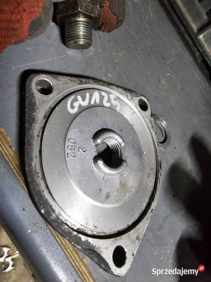 Hyosung GV 125 pokrywa miska Dolna osłona korek Jelenia Góra