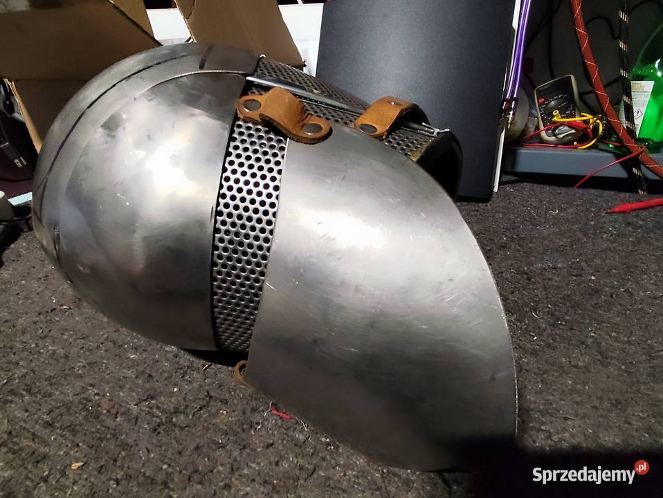 hełm do zbroi rycerskiej Mosty