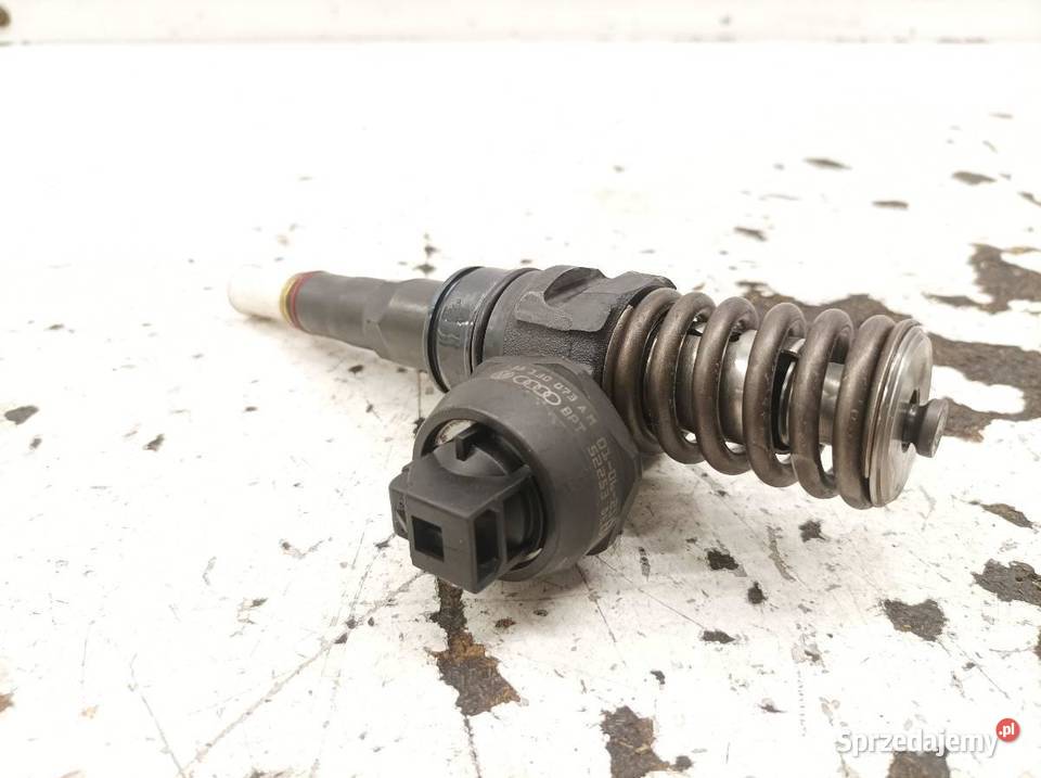 POMPOWTRYSKIWACZ 038130073AM 19 TDI Skoda