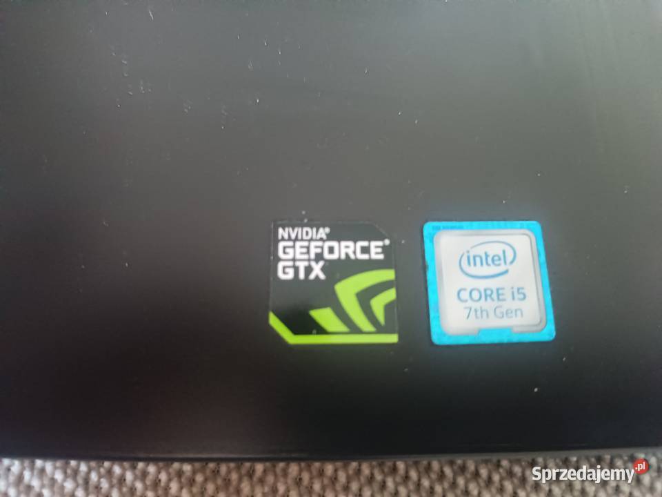 Laptop gamingowy Dell Inspiron 7577 i57300HQ8G1