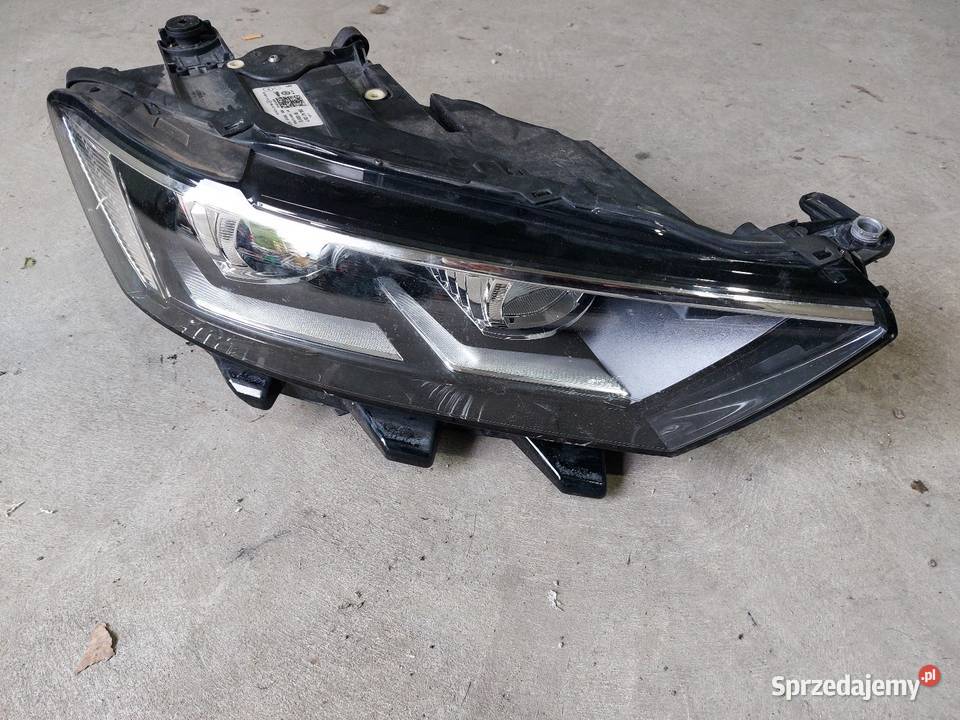 Reflektor lampa przód przednia prawa VW T roc Iwanowice