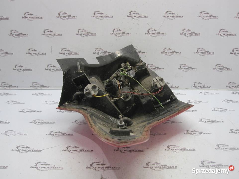 FORD FOCUS MK3 III 13r lampa prawa tył