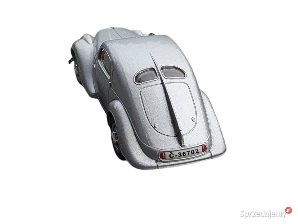 Stary model samochodu koda Popular Sport Monte Cieszyn