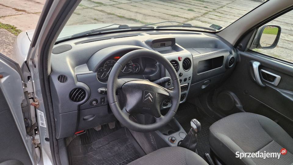 Citroen Berlingo 16 HDi 2011 2osobowy VAN 275000km