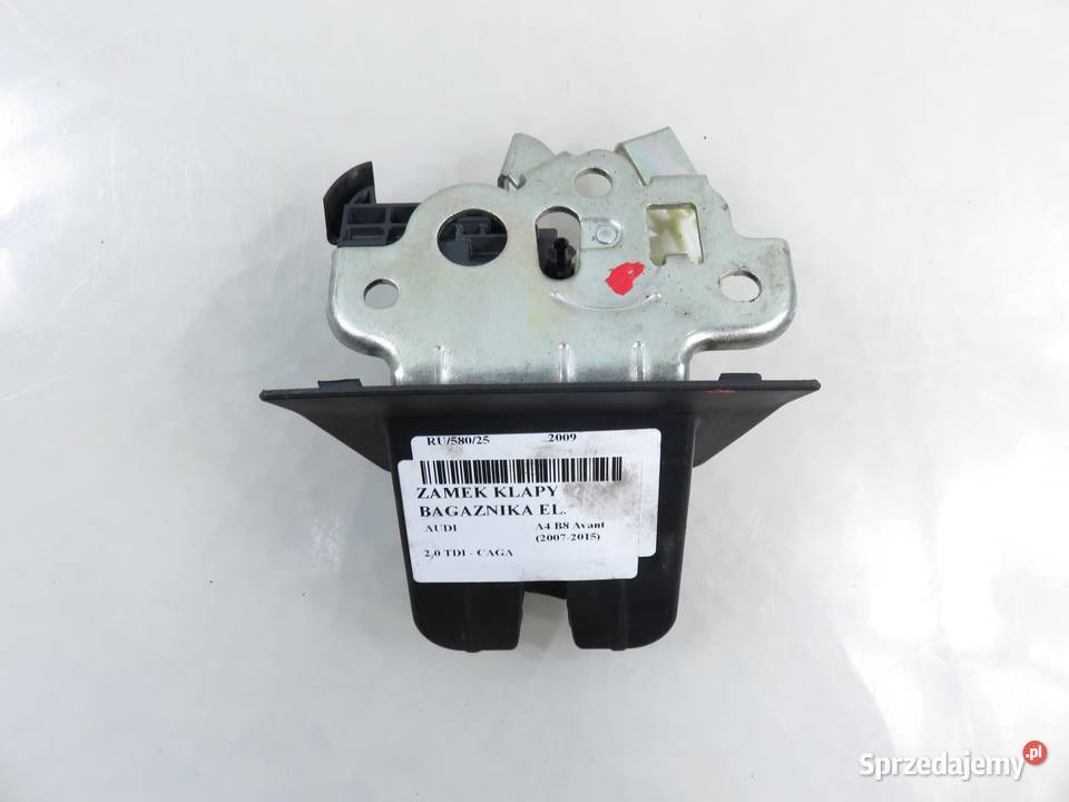 ZAMEK KLAPY AUDI A4 B8