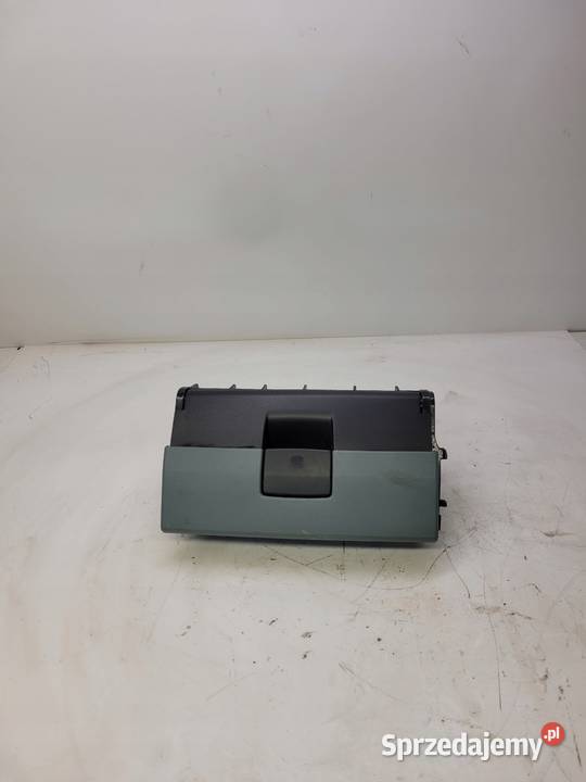 SCHOWEK FOTELA PRAWY AUDI A3 8P LIFT 8P0881578 Przystajń