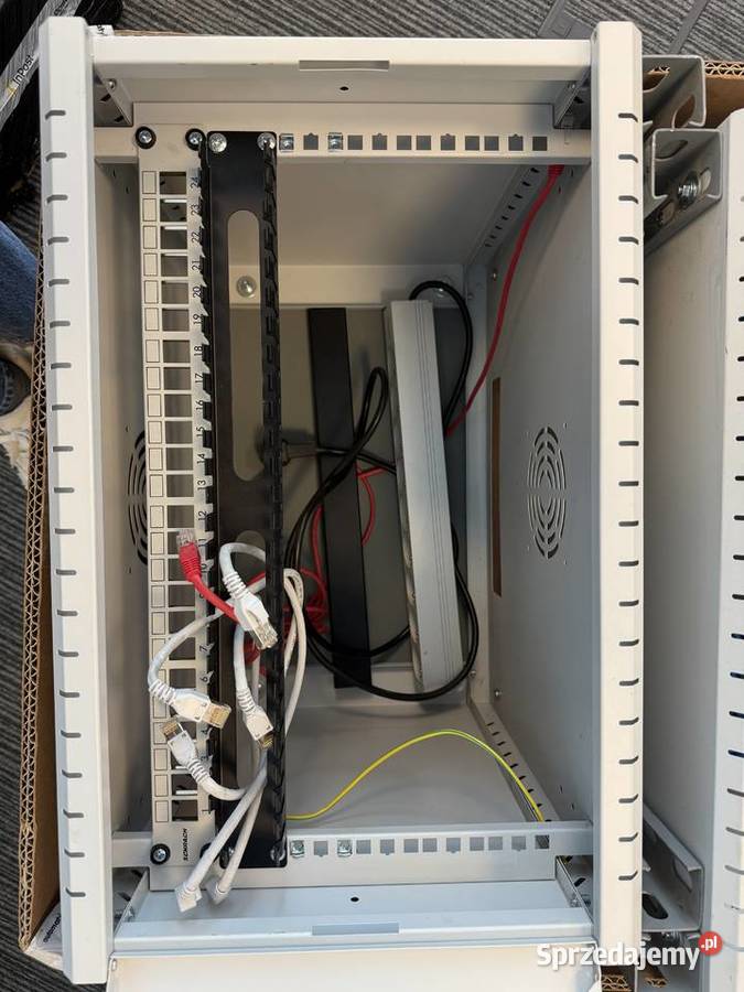 Mała szafka Rack 19 idealna do serwera switcha dolnośląskie Wrocław