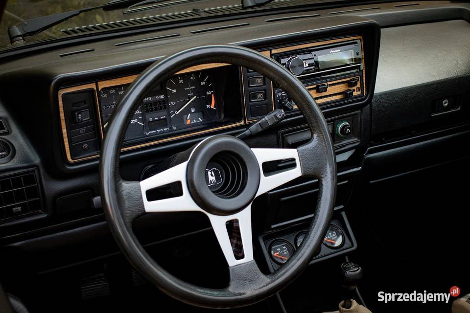 Naklejki na ramkę licznika VW Golf MK1 Cabrio