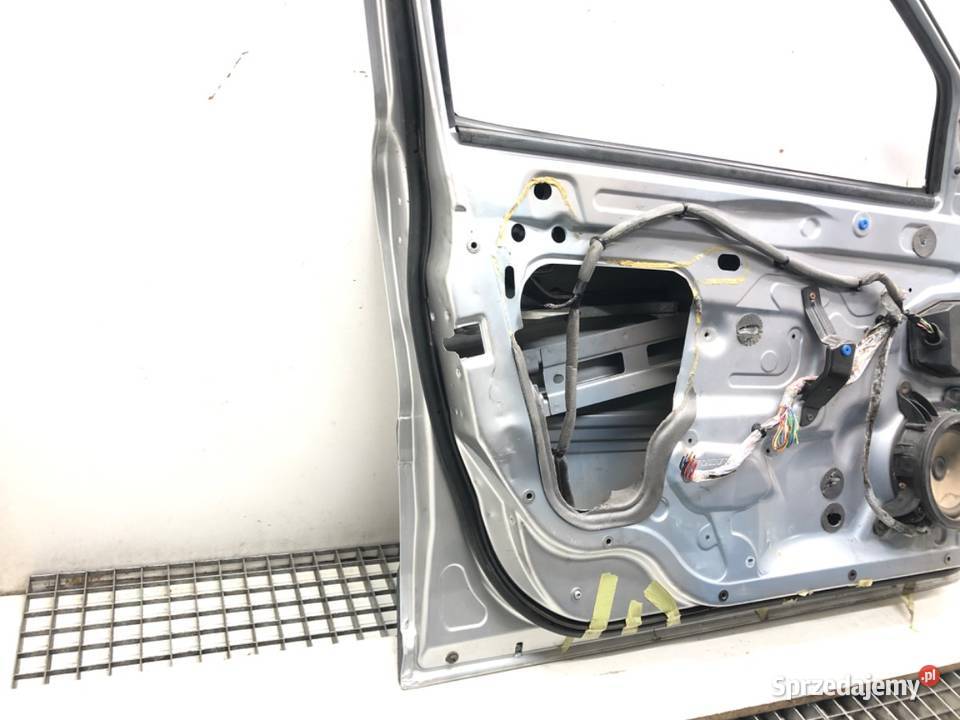 DRZWI LEWY PRZÓD VOLVO XC70 Kombi 9707 osobowe sprzedam