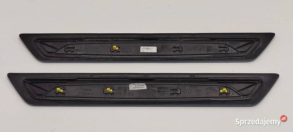 BMW F20 LISTWY PROGOWE KOMPLET 8067080 Motoryzacja sprzedam