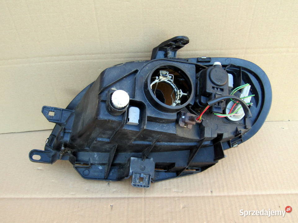 LAMPA PRZEDNIA LEWAPRAWA CITROEN SAXO 1999r osobowe łódzkie Mysłaków