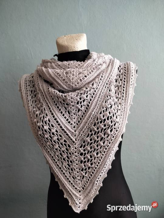 Szydełkowa Biała chusta z dodatkiem srebrnego Lubin