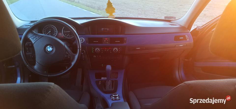 Sprzedam BMW E91 niebieska 2000cm3 Chutcze