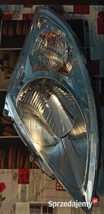 Suzuki Swift MK7 lampa prawa przód Europa Przeworsk