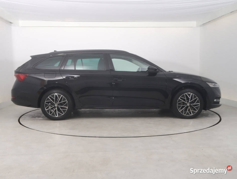Skoda Octavia 20 TDI asystent pasa ruchu Bielany Wrocławskie