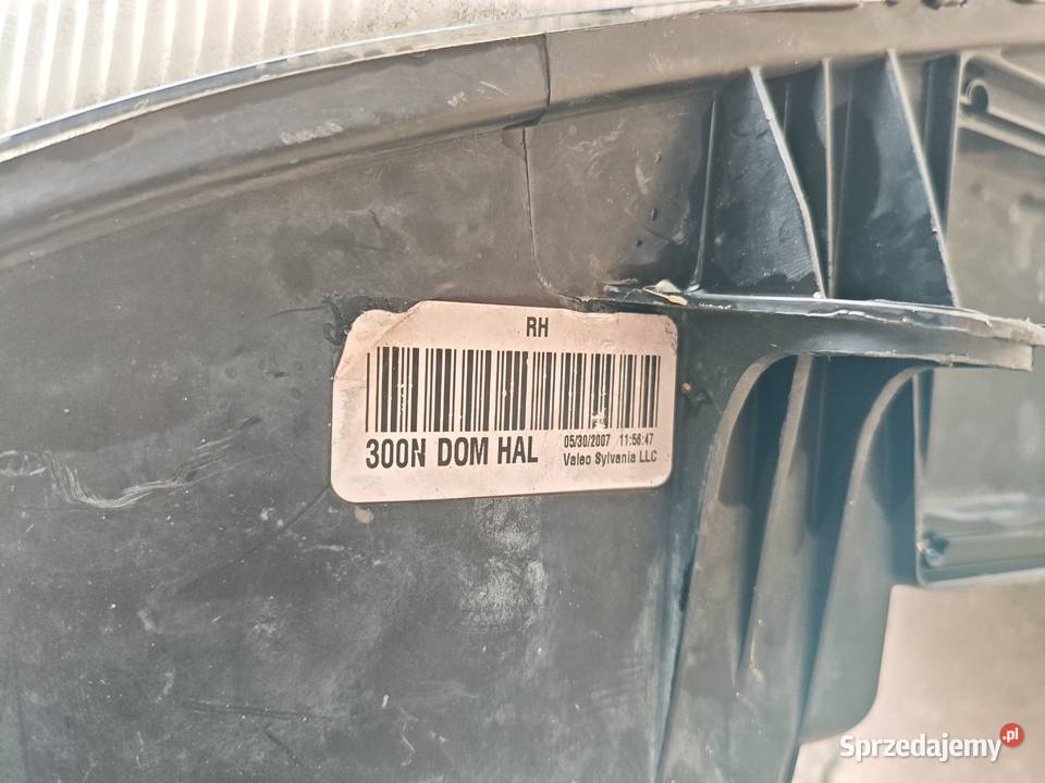 Lampa przednia prawa chrysler 300C 2007 prawe Rybna