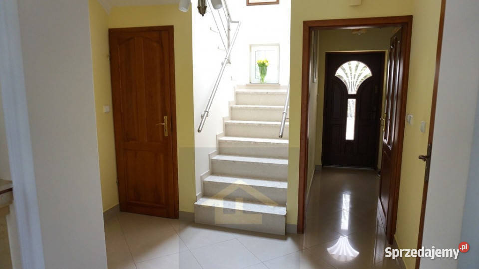 Gospodarstwo rolne w gminie Karczewhodowla koni 381m2 mazowieckie Całowanie