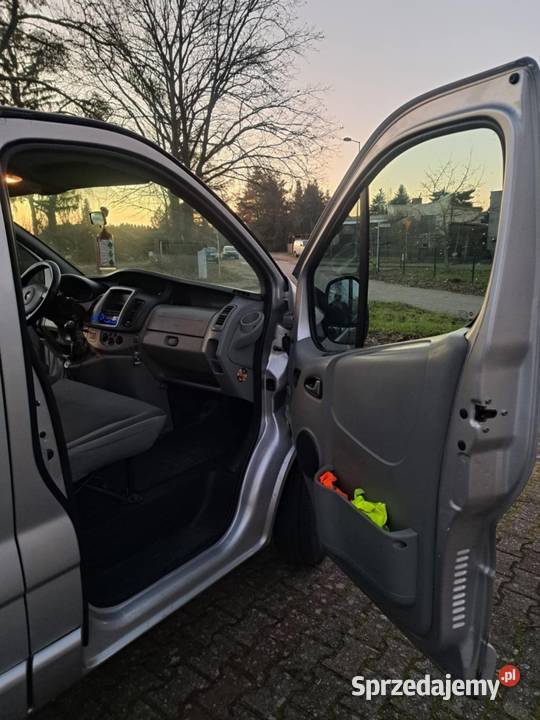 Opel vitro trafick 9 osób Long