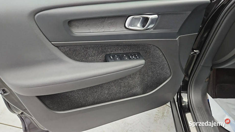 Volvo C40 P6 Recharge Core Z Polskiego Salonu Warszawa sprzedam