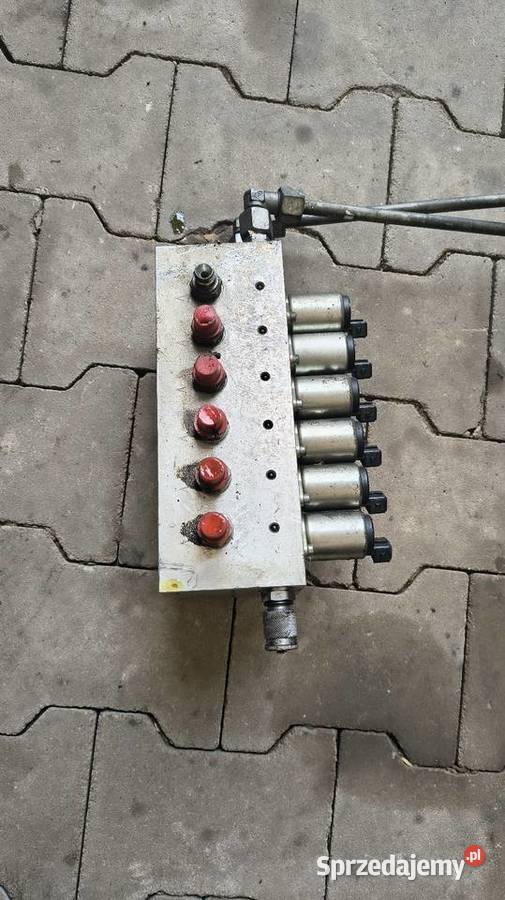 Zespół Rozdzielaczy Hydraulicznych VOLVO EC 240 świętokrzyskie Staszów