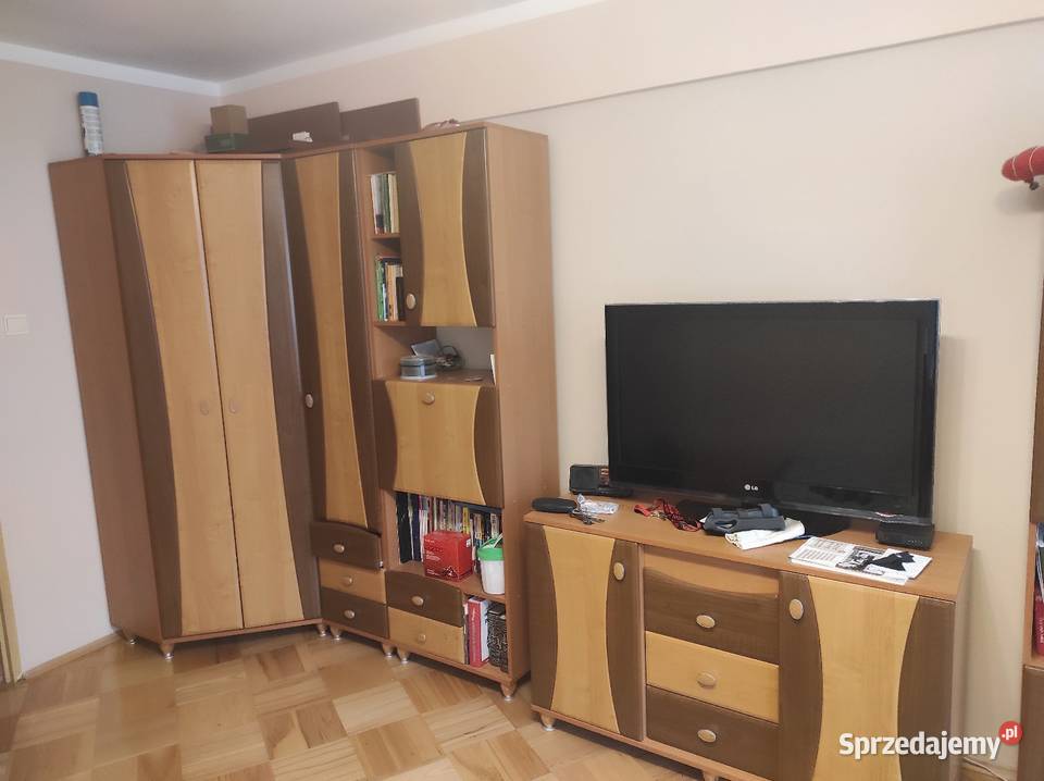 Meble młodzieżowe z komoda i biurkiem pod Warszawa