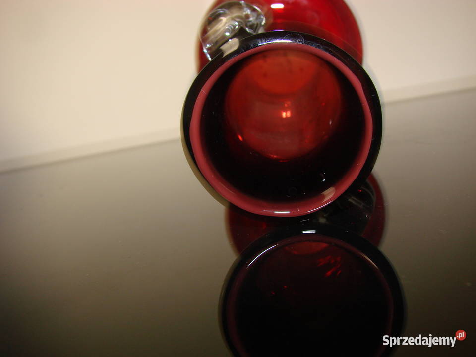 wazon z czerwonego szkła Pruszcz Gdański