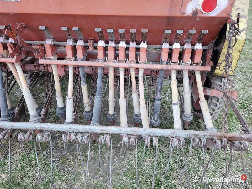 Siewnik poznaniak na docisku nieuszkodzony Miedniewice