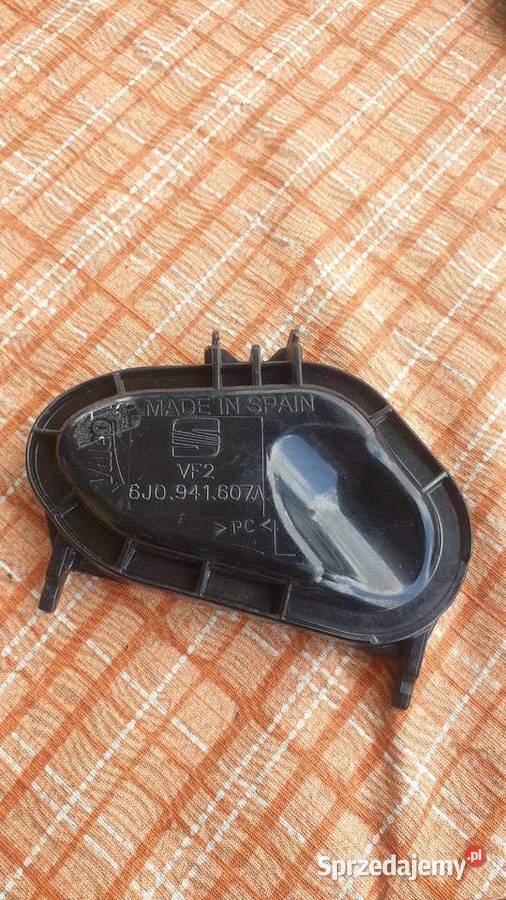 Zaślepka lampy Seat Ibiza 6j0941607a lewa Snopków sprzedam