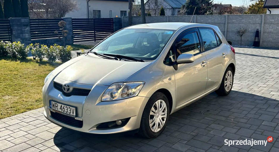 Sprzedam Toyotę Auris osoby prywatnej prawie benzyna+LPG Radom