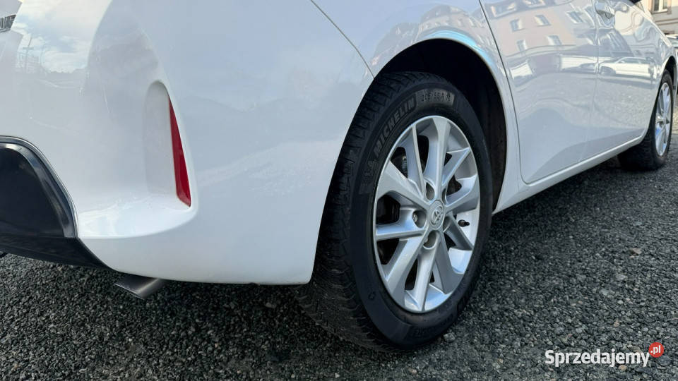 Toyota Auris Benzyna Zarejestrowany Ubezpieczony klimatyzacja
