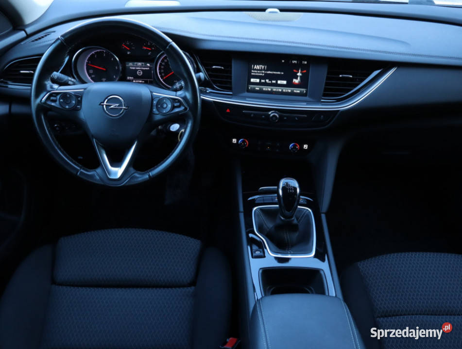 Opel Insignia 15 CDTI Samochody osobowe