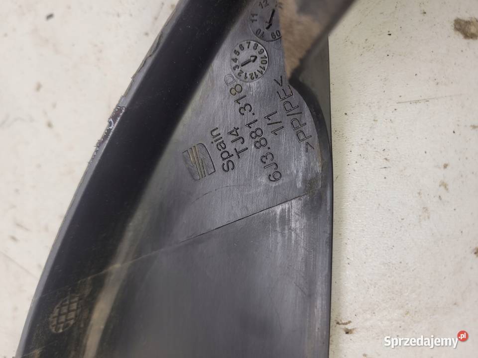OSŁONA ZAŚLEPKA FOTELA PRAWA AUDI A1 6J3881318D Przystajń