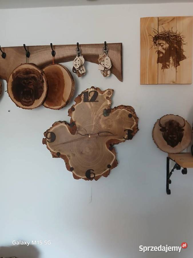 Zegar wiszący na plastrze akacji Skawina