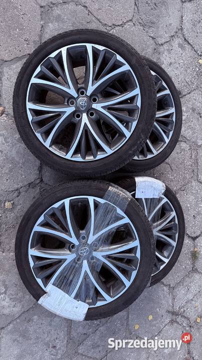 Felgi aluminiowe17 opony letnie Toyota Kielce