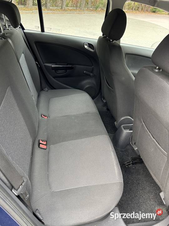 Opel Corsa D 12 16v 2009r