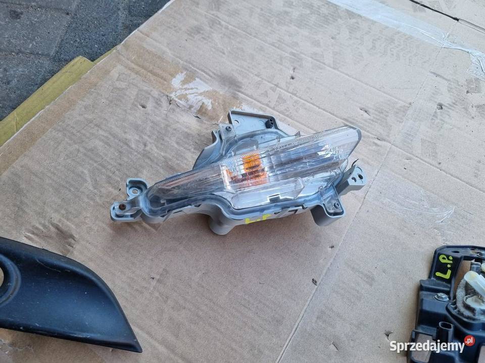 KIERUNKOWSKAZ ZDERZAKA LEWY MAZDA 3 III LIFT wielkopolskie