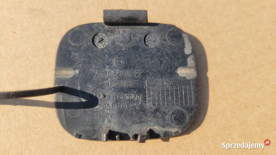 MERCEDES W176 1215 ZAŚLEPKA HAKA ZDERZAKA TYL