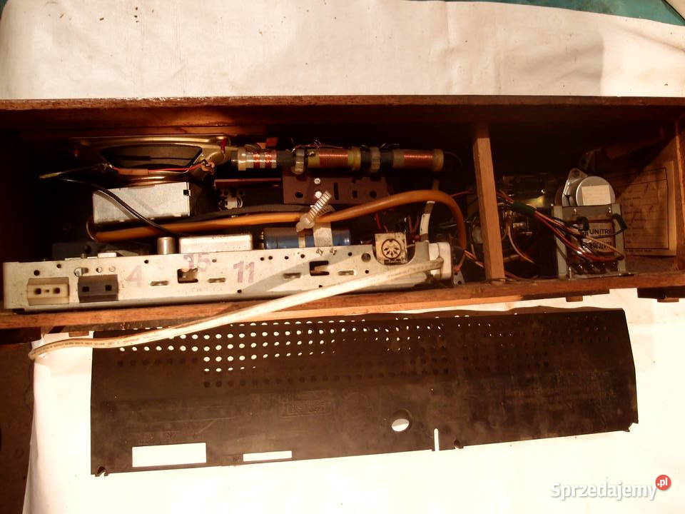 z dawnych lat radio z zegarem Diora Unitra Gong