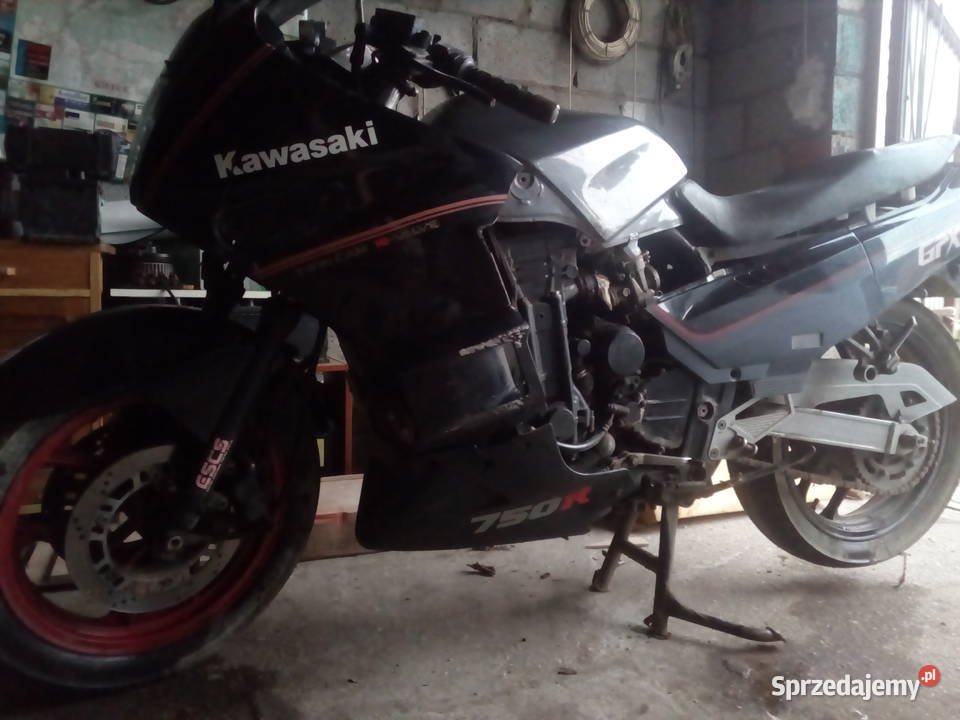Kawasaki gpz gpz 750 Morawica