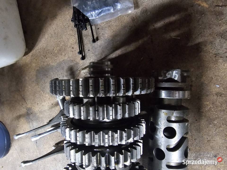 Triumph 955 skrzynia biegów wałek zdawczy wałki Jelenia Góra