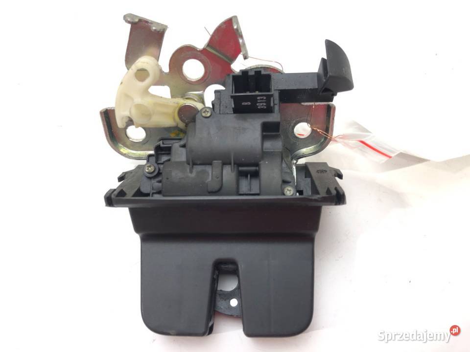 ZAMEK KLAPY TYŁ SKODA SUPERB II Kombi 0915 sprzedam