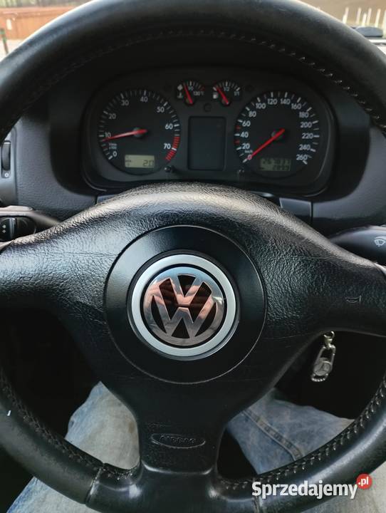 Volkswagen Golf 4 silnik 16 SR Rok produkcji 1998 Lipnica Wielka sprzedam
