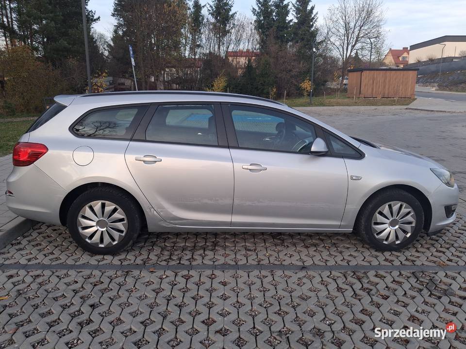 Opel Astra J 14 LPG Kombi 2014r tempomat Starachowice