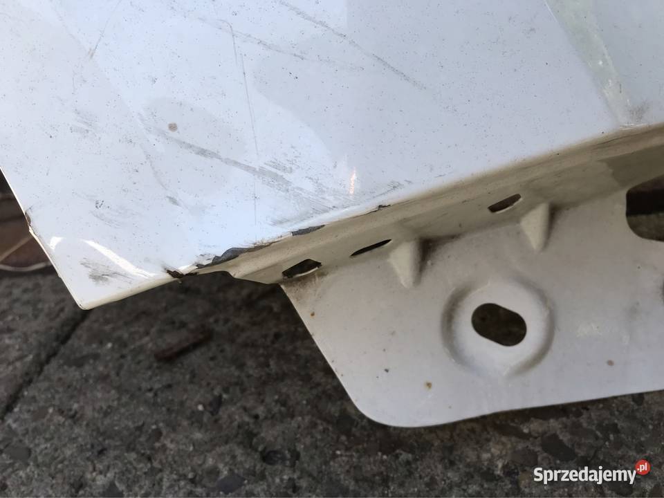 Błotnik prawy przód Ford c 2011